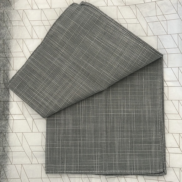 Gray pocket square - Picture 2 of 2